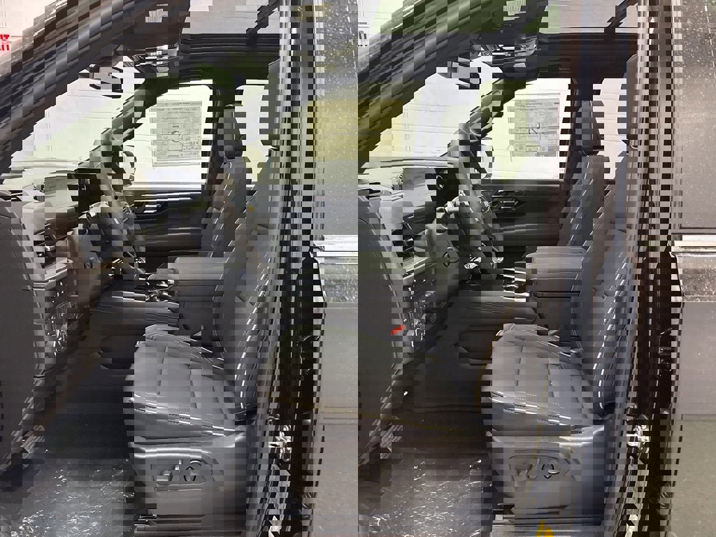 New 2026 Chevrolet Suburban Premier image 9