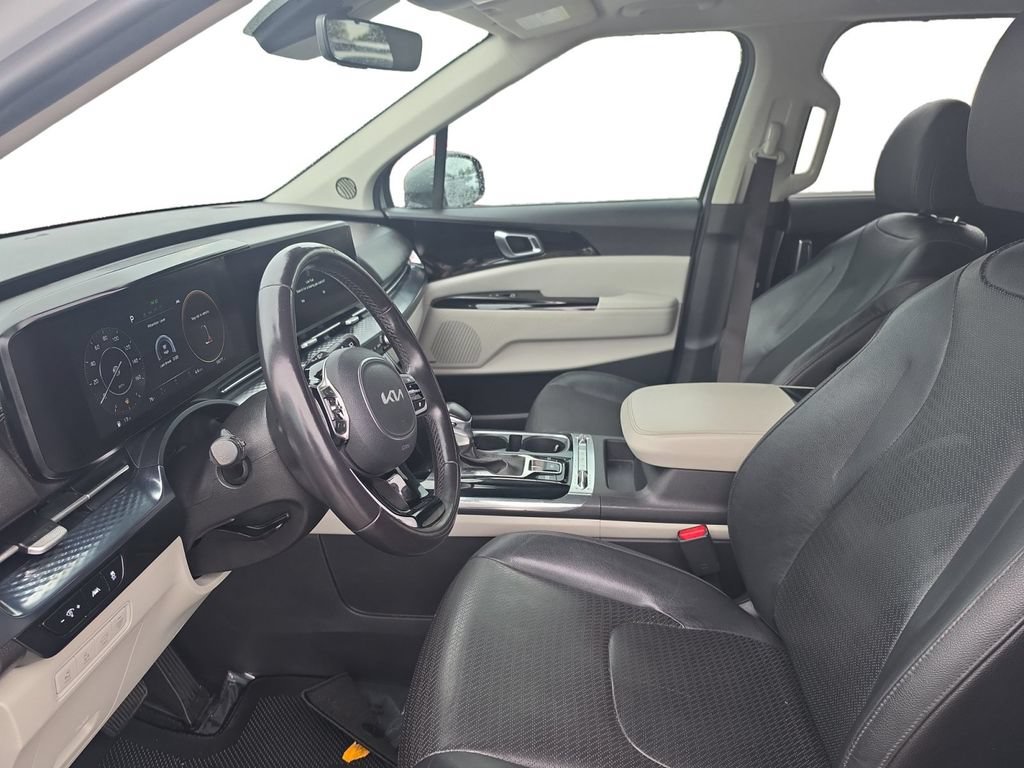 Used 2023 Kia Carnival SX Prestige FWD image 12