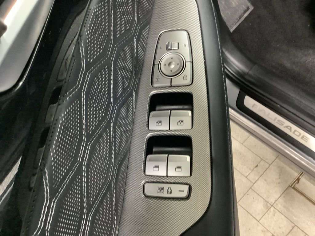 Used 2020 Hyundai Palisade Limited image 25