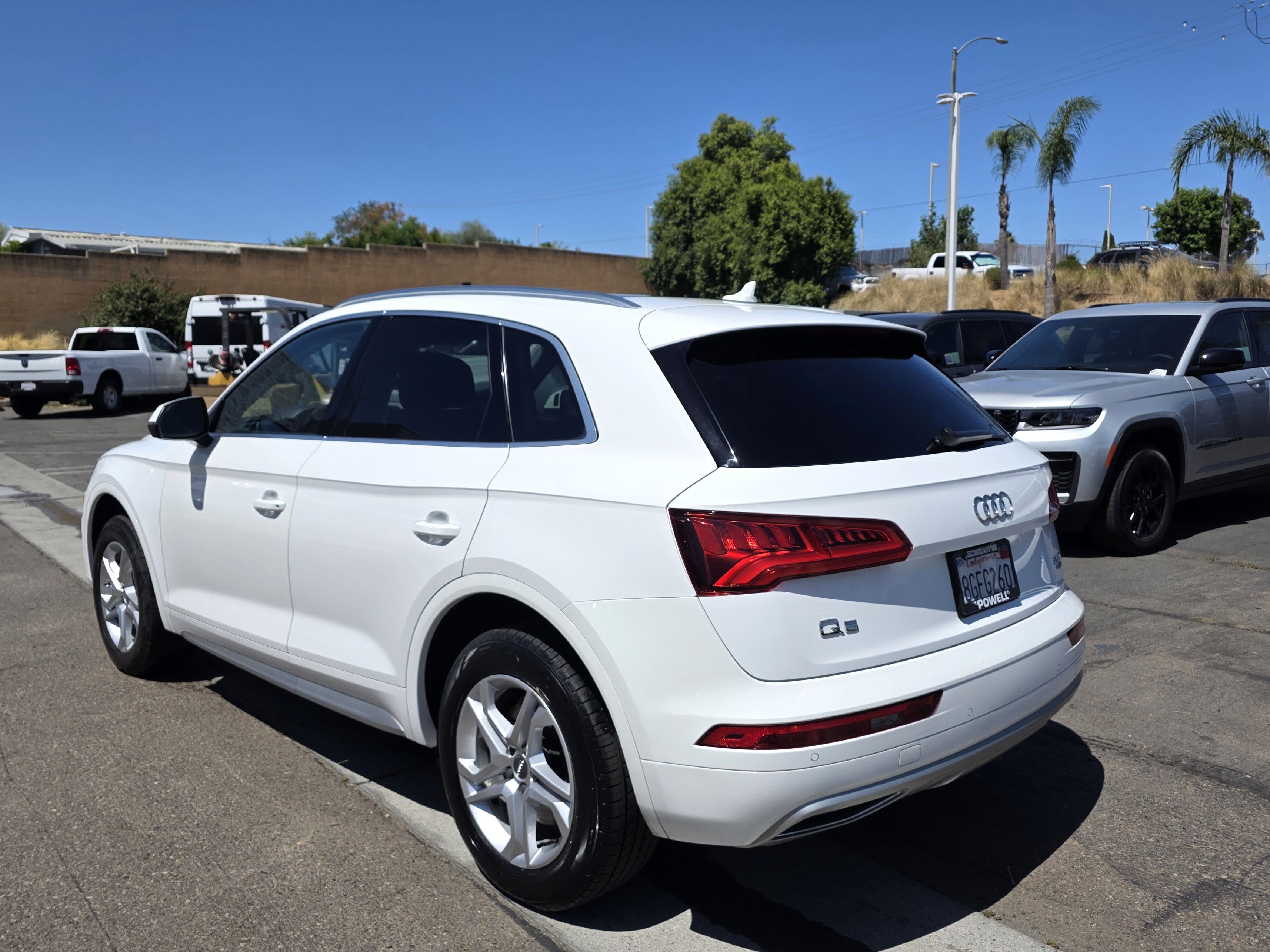 Used 2018 Audi Q5 2.0T Premium Plus w/ Premium Plus Package AWD/4WD image 3
