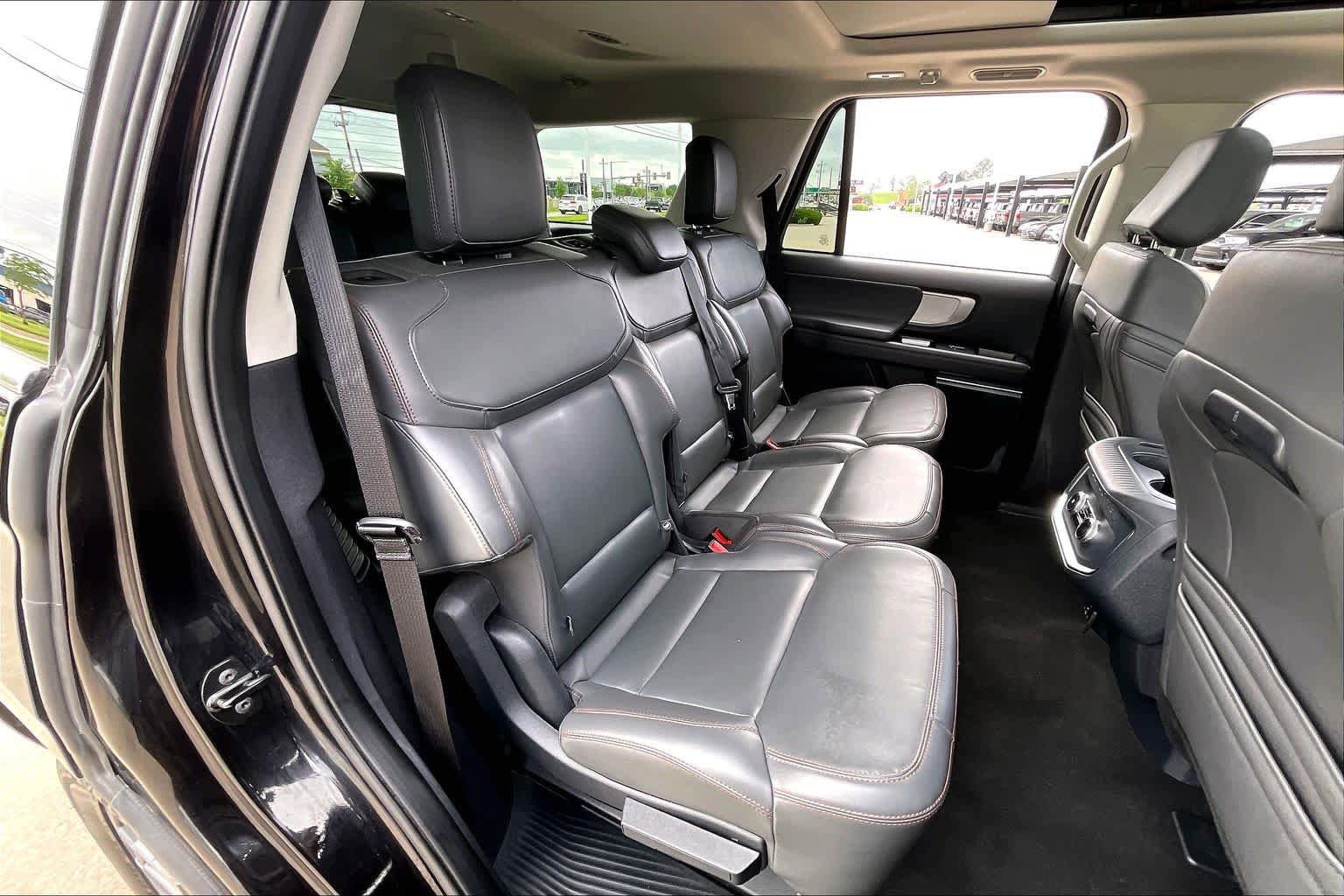 Used 2025 Ford Expedition Active AWD/4WD image 19