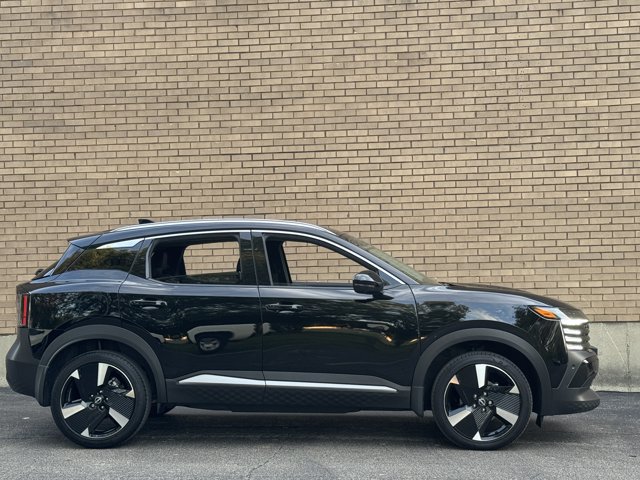 Used 2025 Nissan Kicks SR AWD/4WD image 4