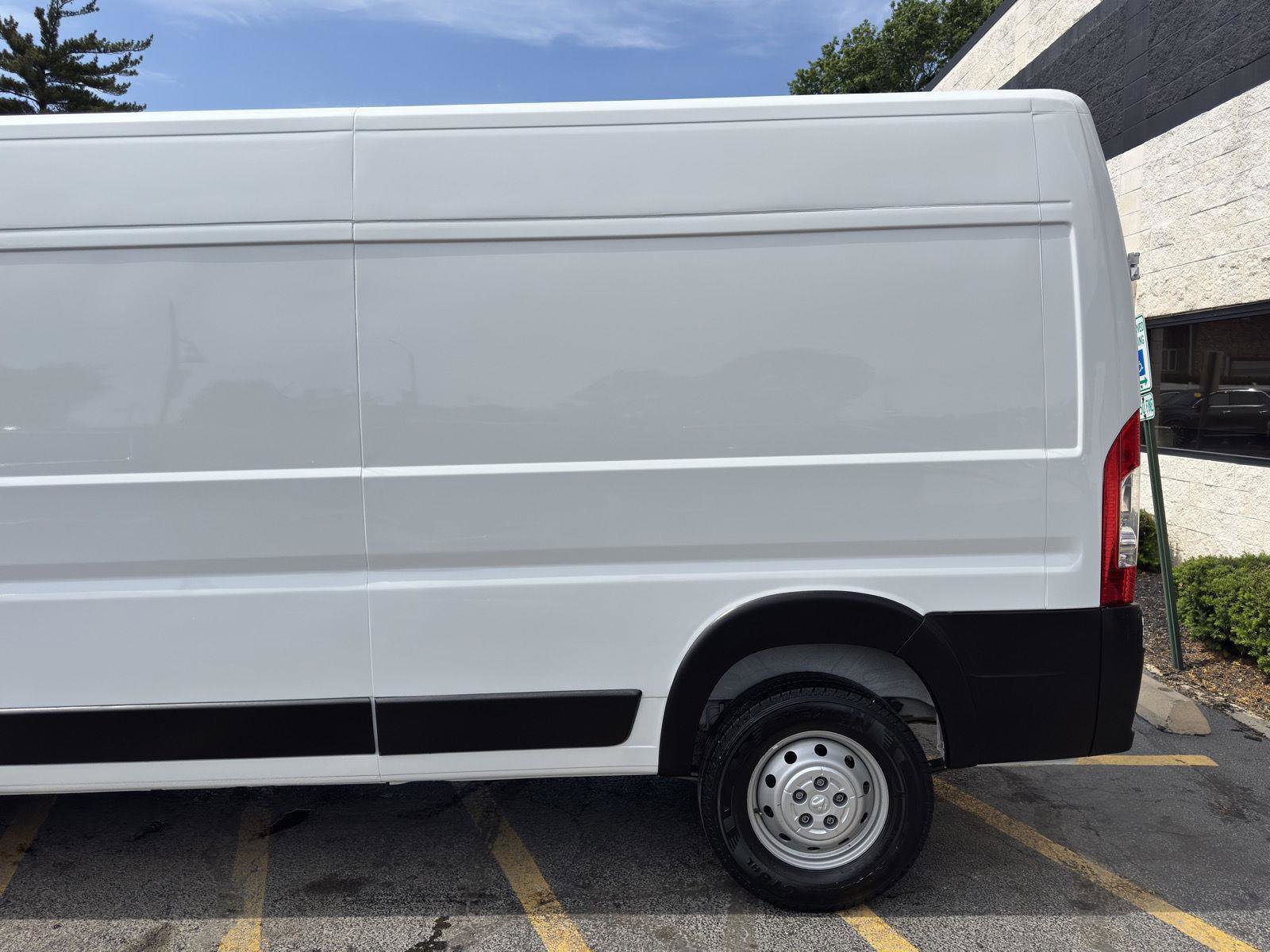 Used 2022 RAM ProMaster 2500 FWD image 3