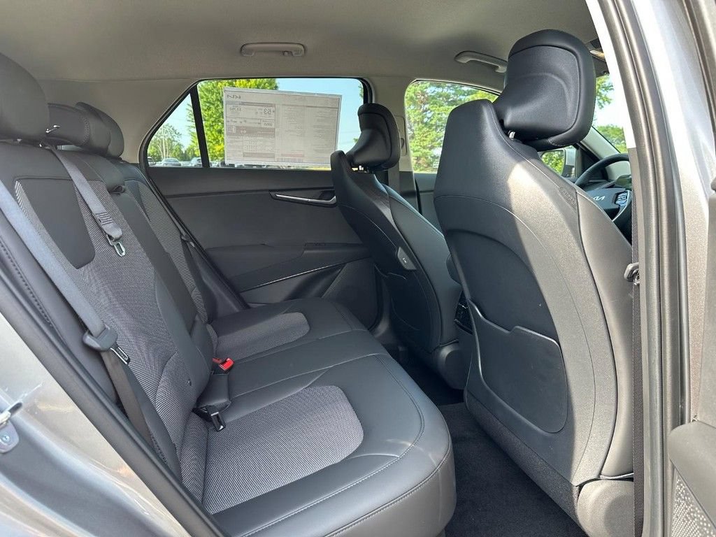 New 2026 Kia Niro EX FWD image 5