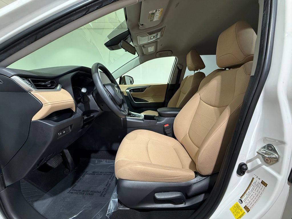 Used 2024 Toyota RAV4 LE AWD/4WD image 13