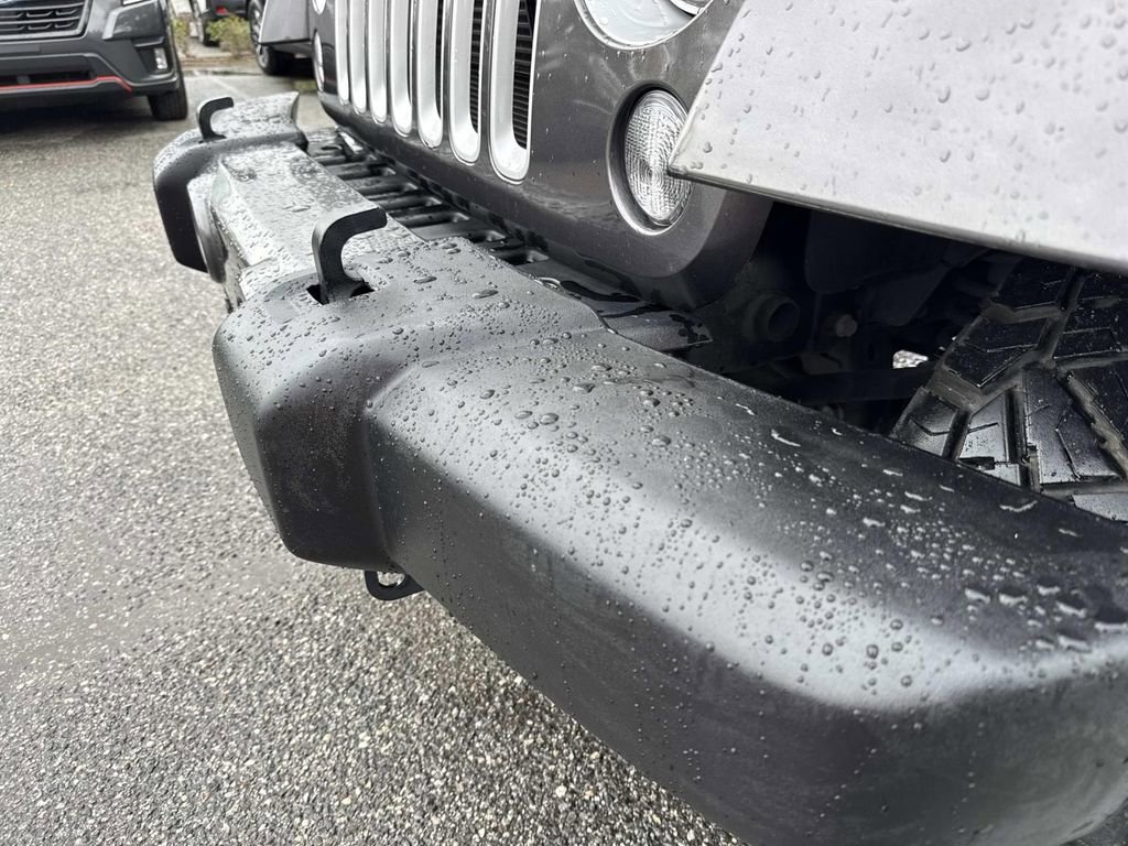 Used 2017 Jeep Wrangler Unlimited Sahara w/ Max Tow Package image 12