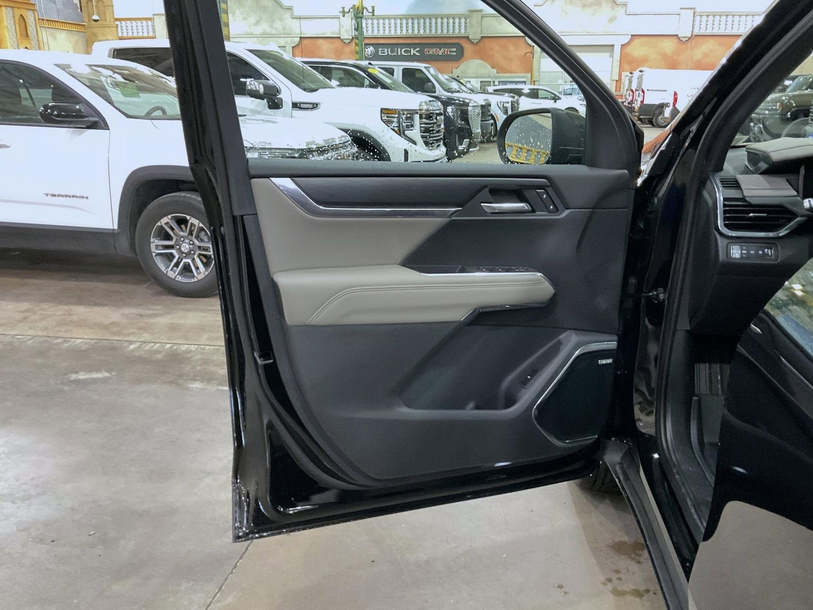 New 2026 GMC Acadia Elevation w/ Elevation Premium Package image 9