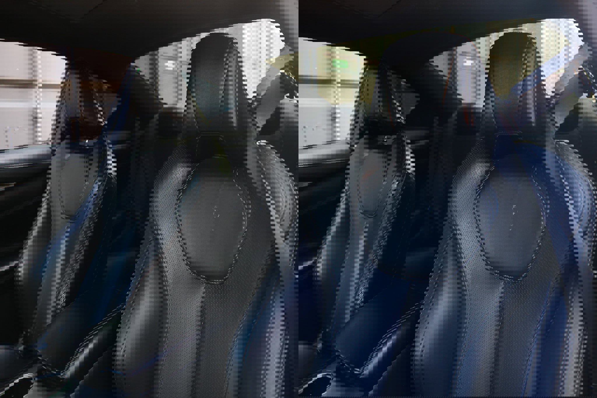 Used 2018 INFINITI Q60 3.0t Luxe w/ Cargo Package image 10