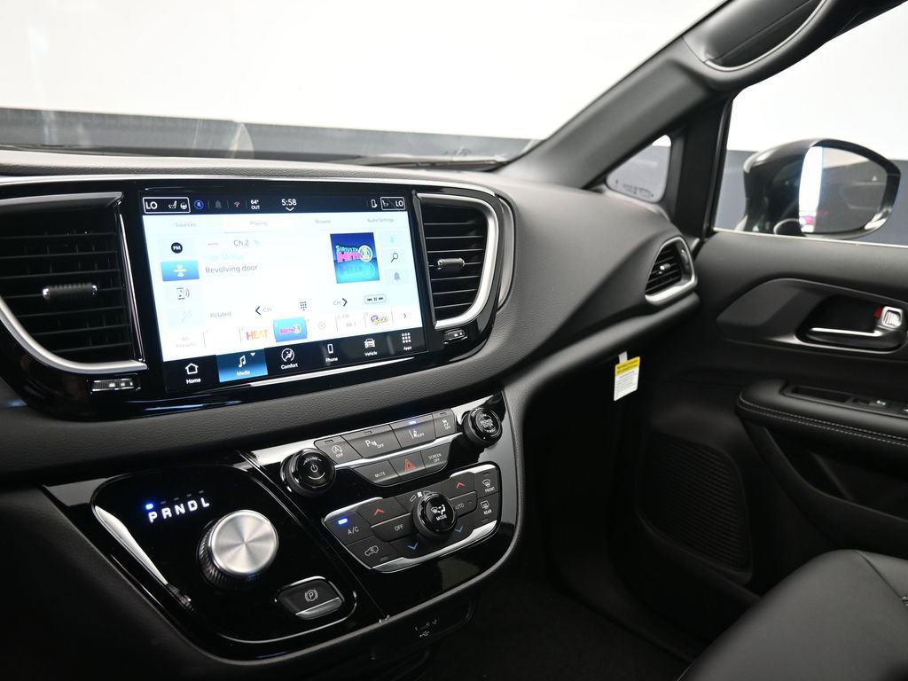 New 2026 Chrysler Voyager LX image 16