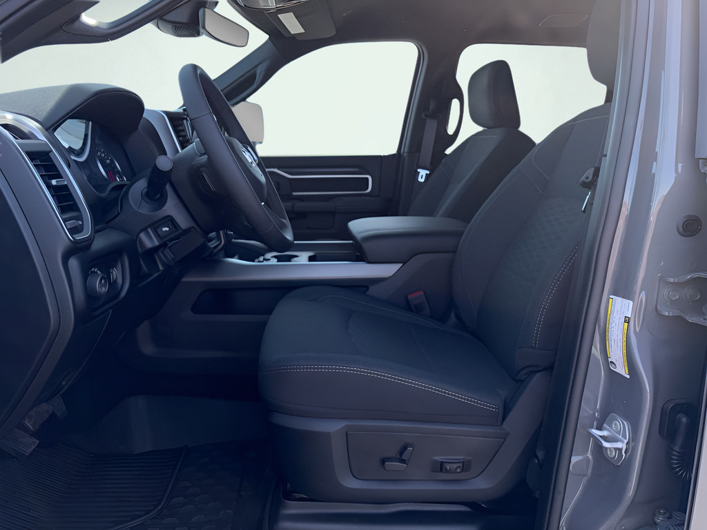 New 2026 RAM 2500 Big Horn AWD/4WD image 9