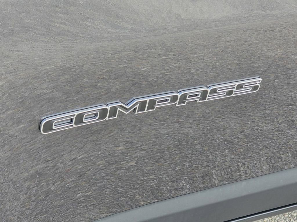 Used 2024 Jeep Compass Limited image 32