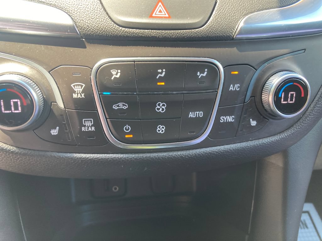 Used 2018 Chevrolet Equinox LT AWD/4WD image 25