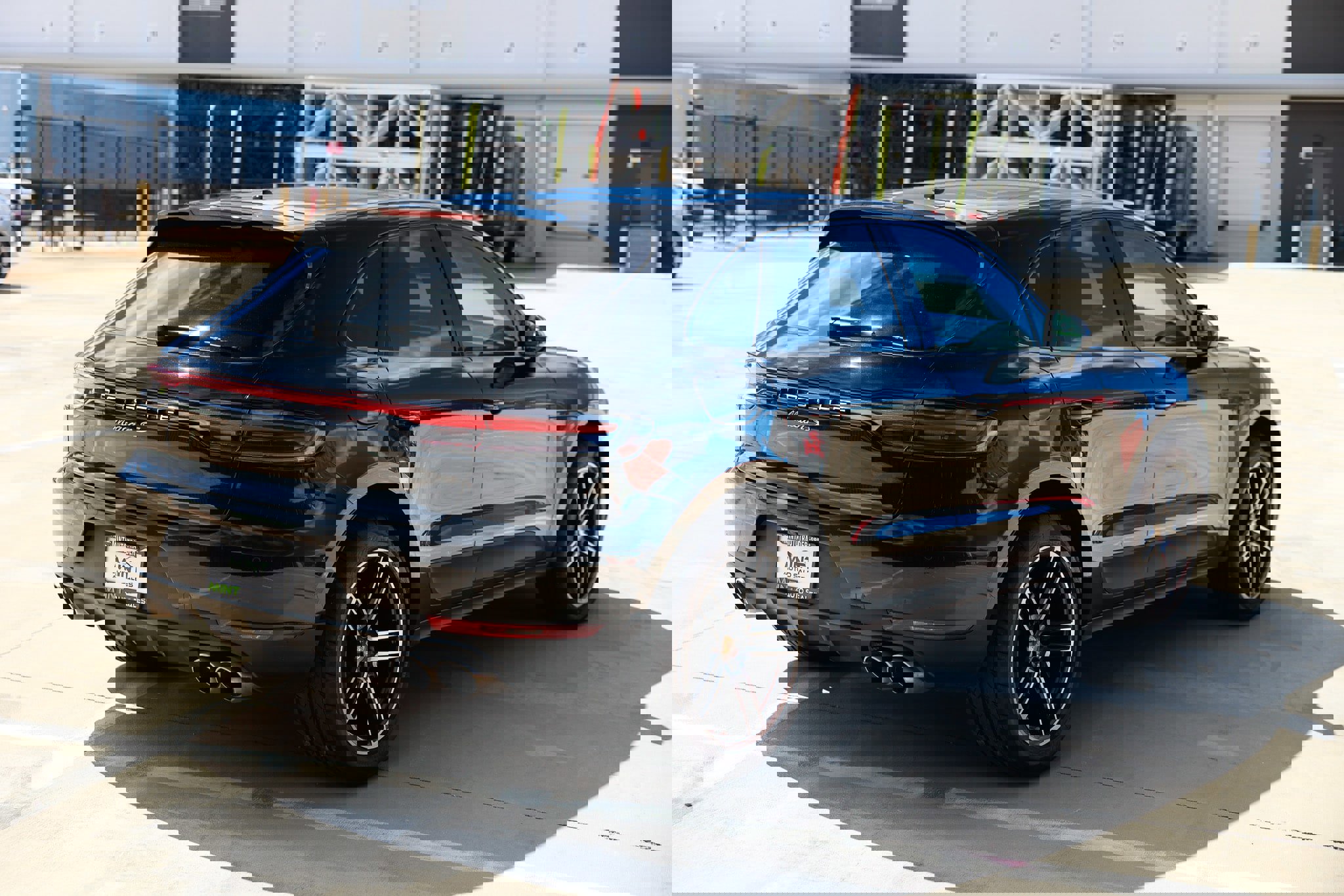 Used 2021 Porsche Macan S image 16