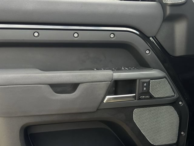 Used 2023 Land Rover Defender 130 X-Dynamic SE AWD/4WD image 26