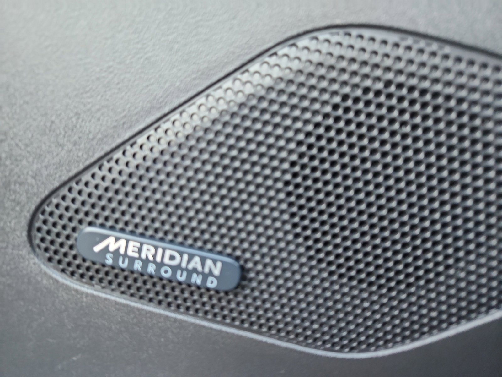 Used 2017 Jaguar F-PACE S image 28