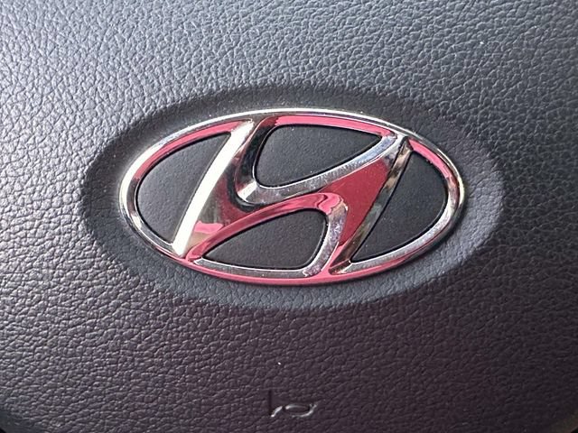 Used 2023 Hyundai Venue SEL w/ Cargo Package FWD image 30