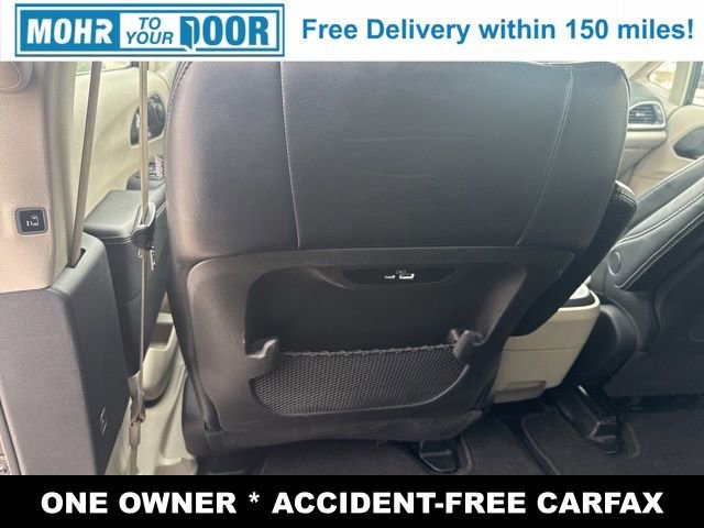 Used 2024 Chrysler Pacifica Touring-L image 27
