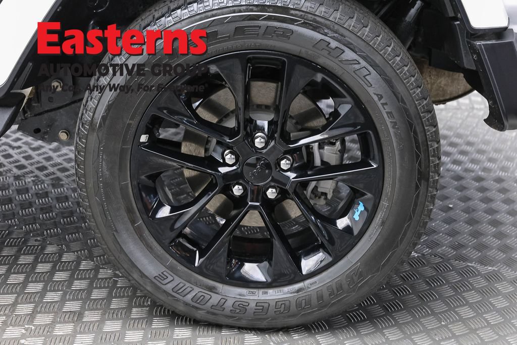 Used 2022 Jeep Wrangler Unlimited Sahara AWD/4WD image 8