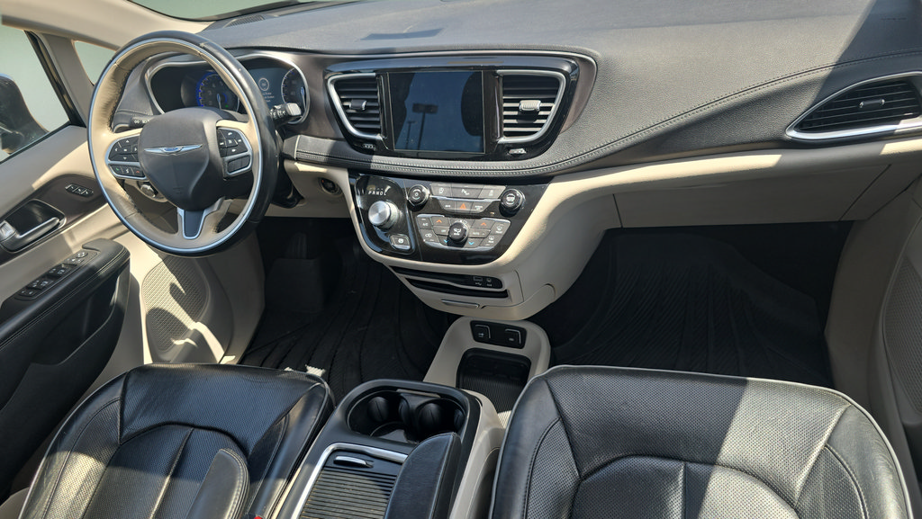 Used 2018 Chrysler Pacifica Limited FWD image 11
