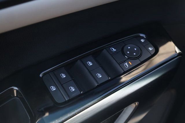 New 2026 Nissan Pathfinder SL w/ SL Premium Package AWD/4WD image 14