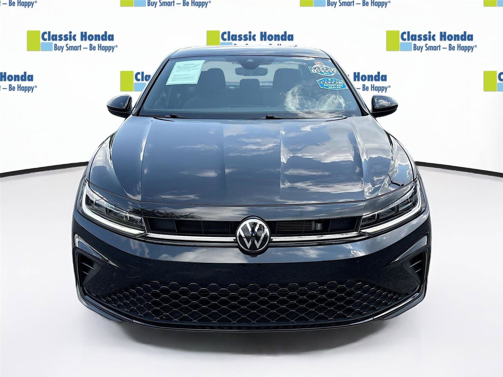 Used 2025 Volkswagen Jetta Sport FWD image 2