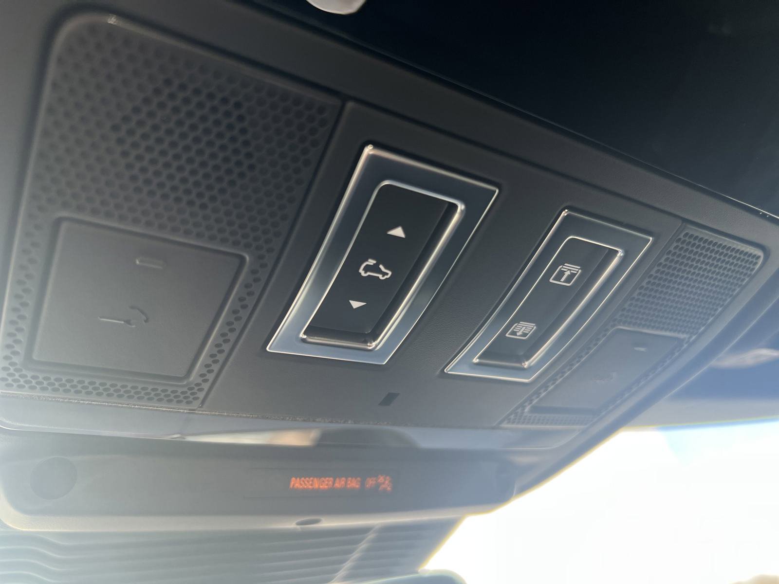 New 2025 Land Rover Range Rover Evoque Dynamic SE image 21