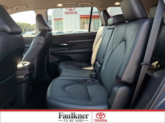 Certified 2024 Toyota Grand Highlander AWD image 11