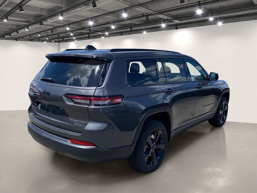 New 2026 Jeep Grand Cherokee L Limited w/ Limited Altitude Package AWD/4WD image 4