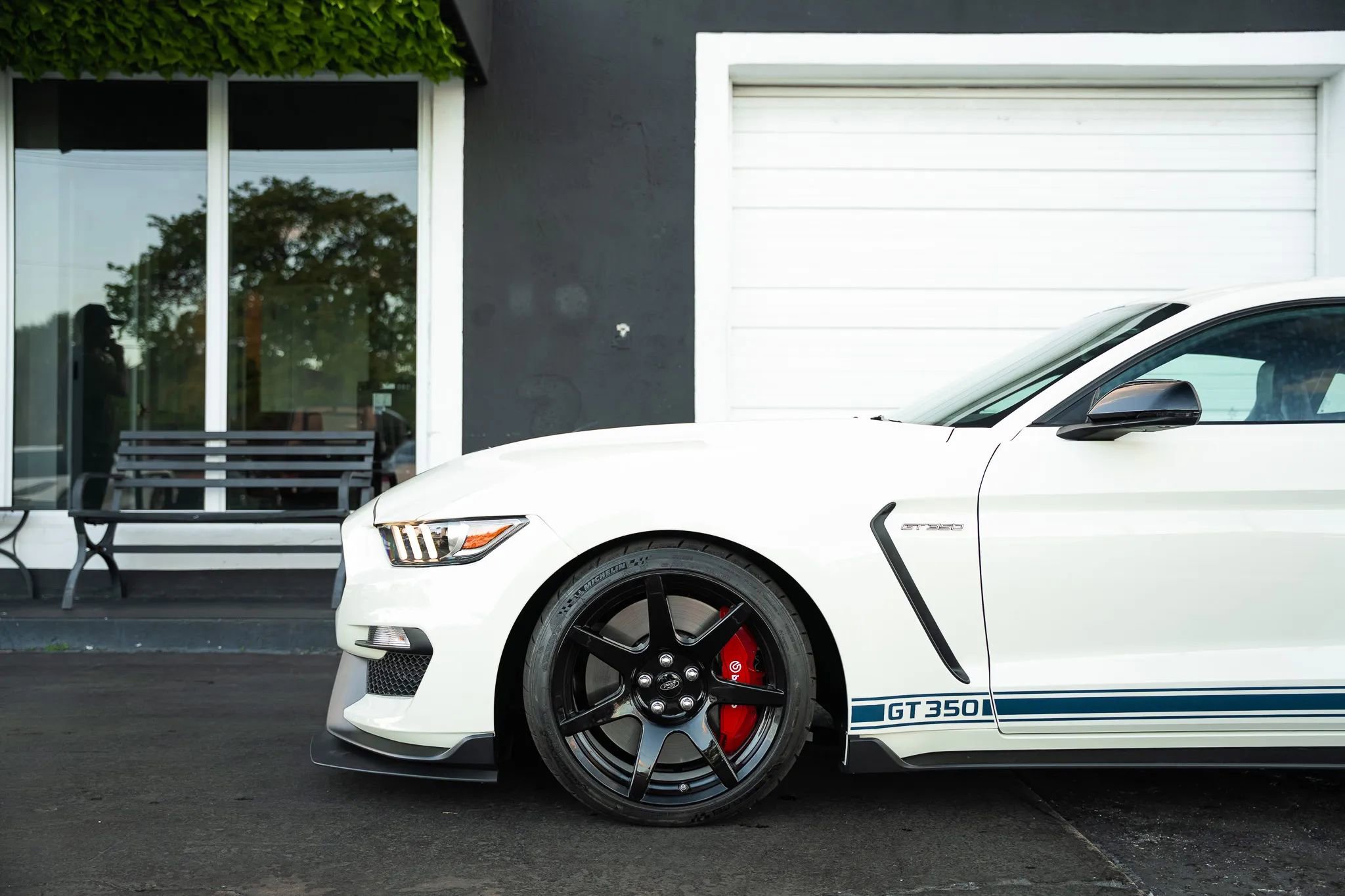 Used 2020 Ford Mustang Shelby GT350R w/ GT350R Equipment Group 920A RWD image 11