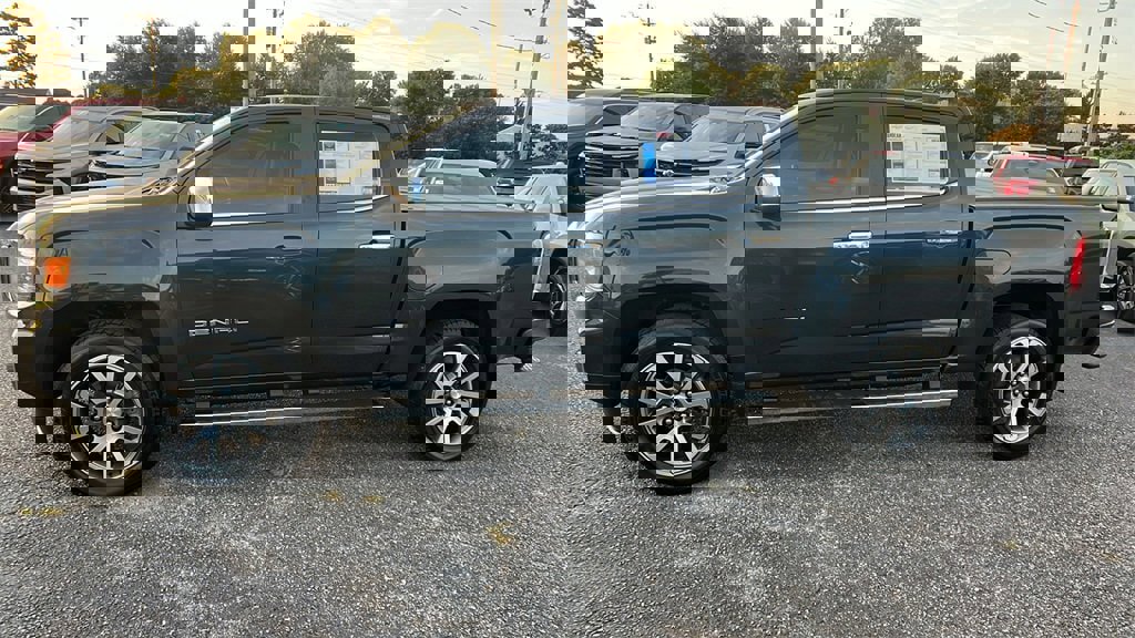 Used 2022 GMC Canyon Denali image 8