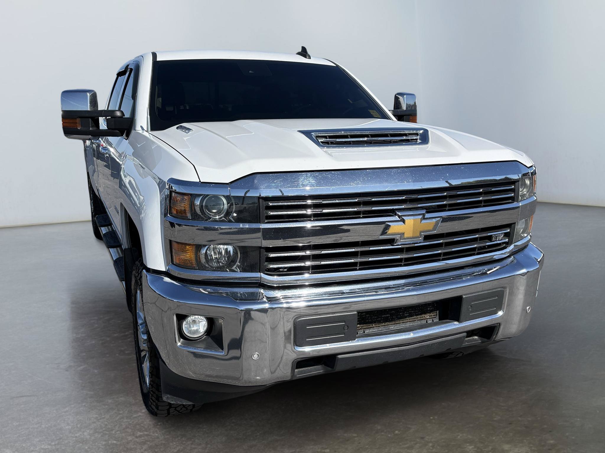 Used 2018 Chevrolet Silverado 2500 LTZ w/ Duramax Plus Package AWD/4WD image 7