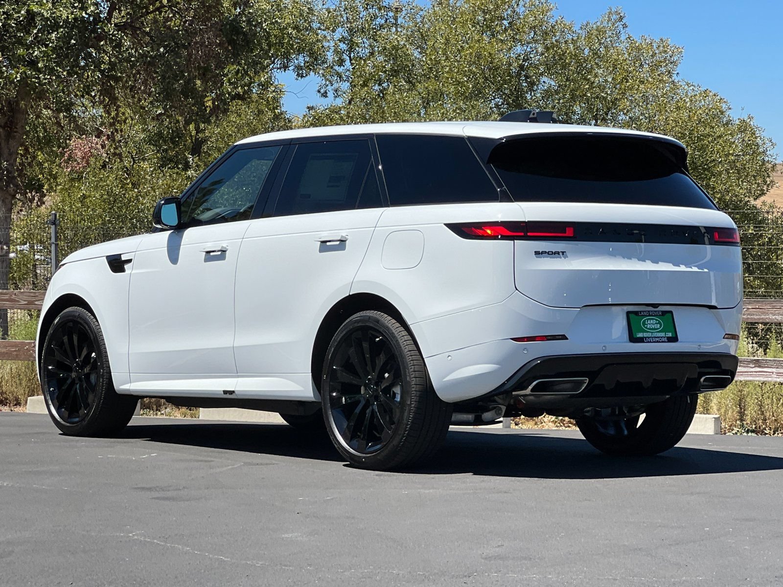 New 2026 Land Rover Range Rover Sport Dynamic SE AWD/4WD image 4