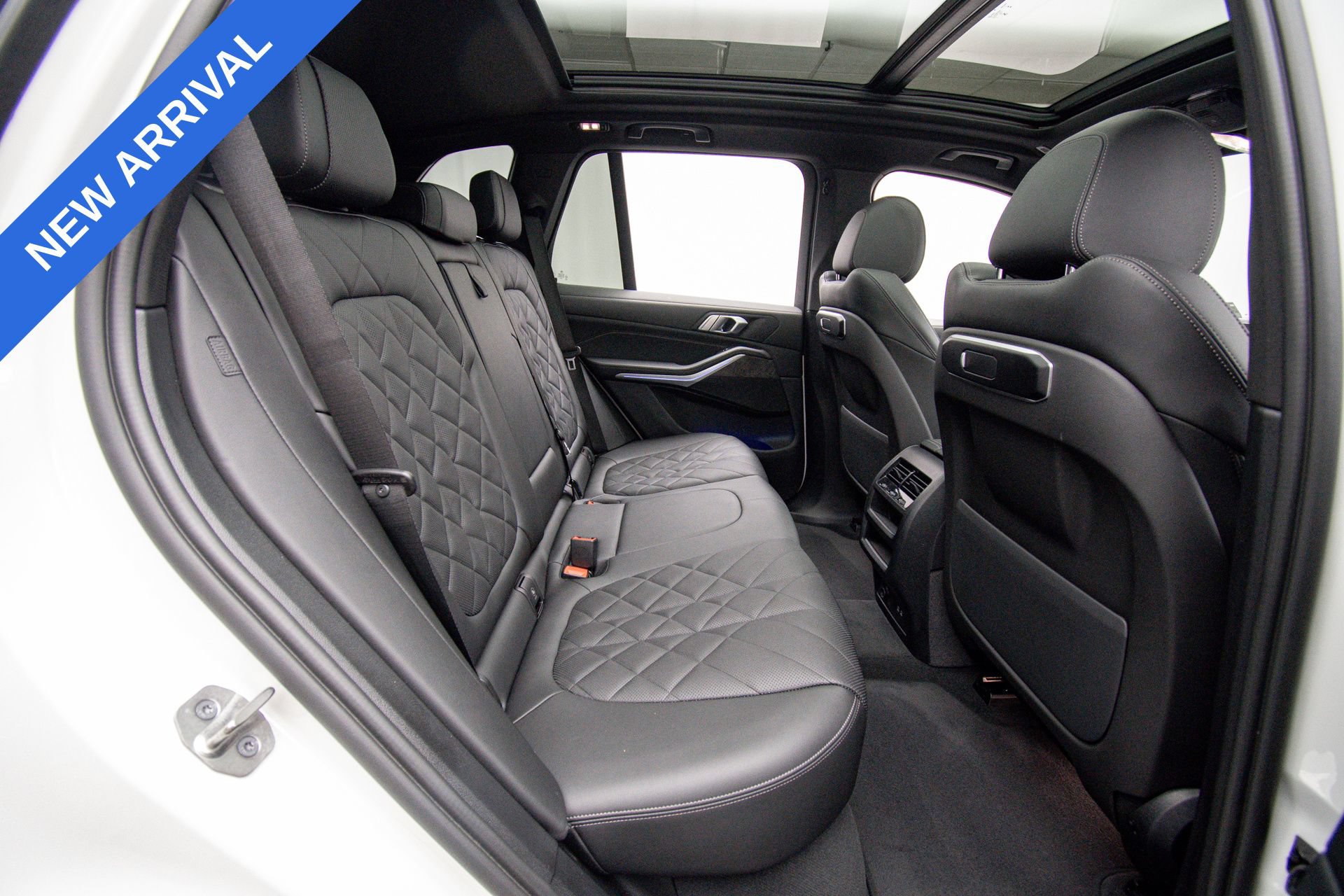 Used 2024 BMW X5 xDrive40i w/ M Sport Package AWD/4WD image 16