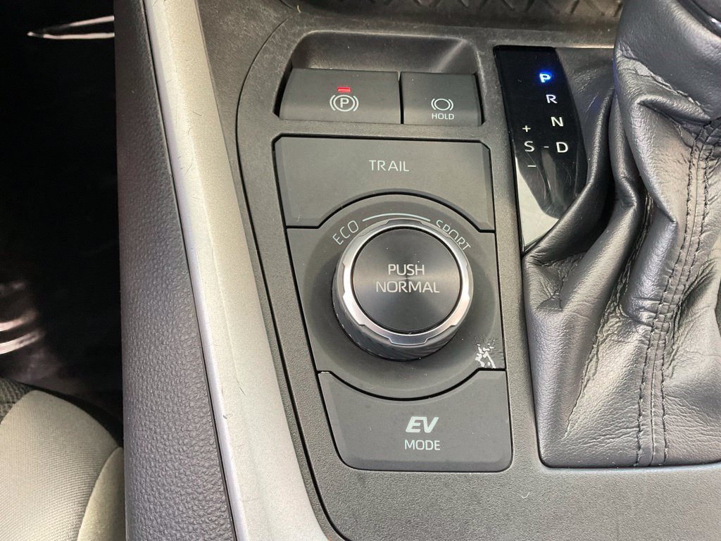 Certified 2022 Toyota RAV4 XLE AWD/4WD image 17