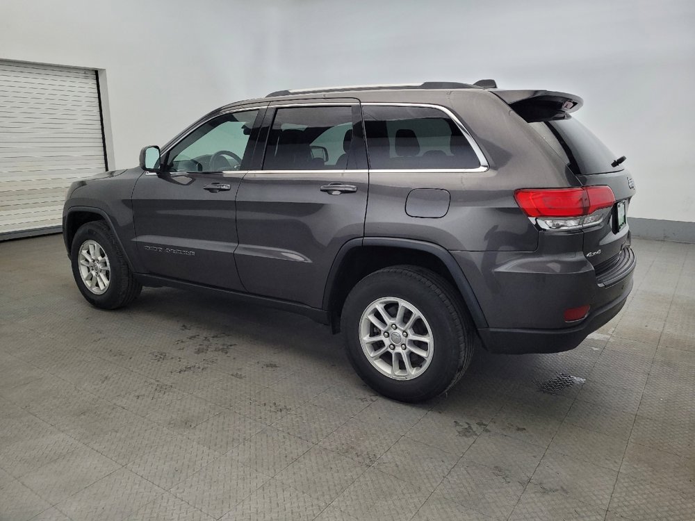 Used 2019 Jeep Grand Cherokee Laredo image 3
