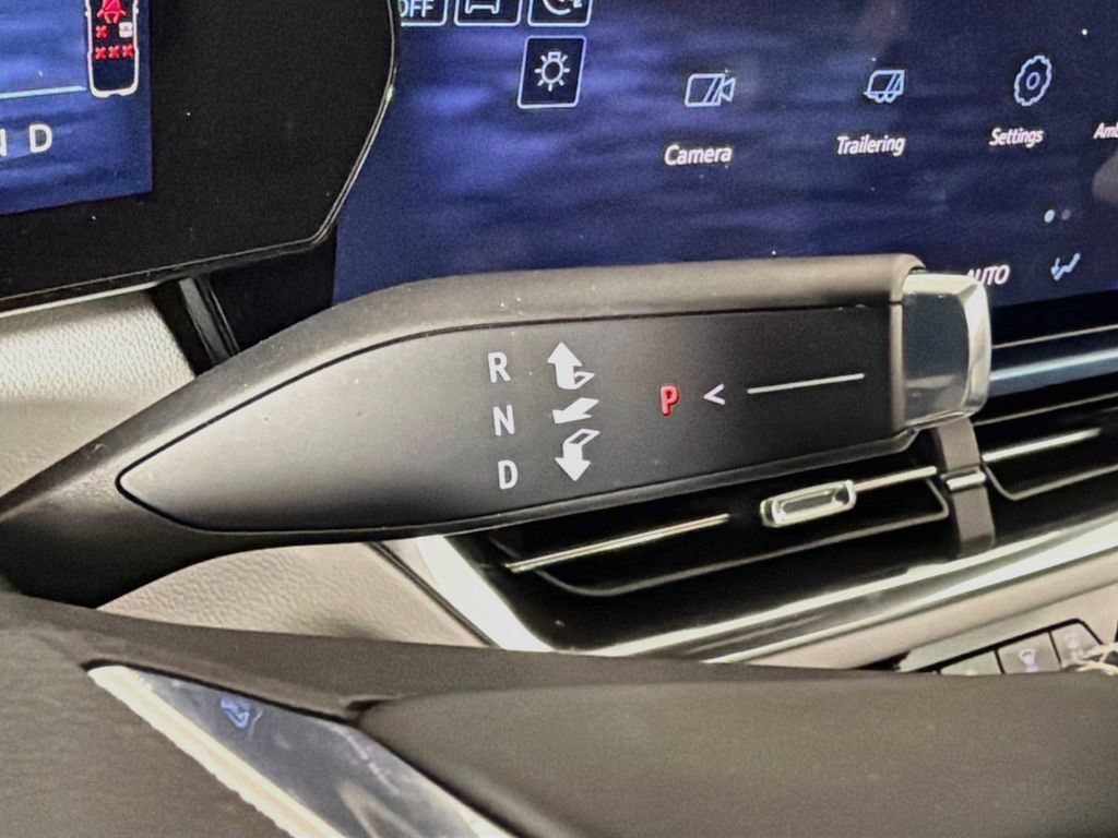 New 2026 Chevrolet Equinox EV LT FWD image 17