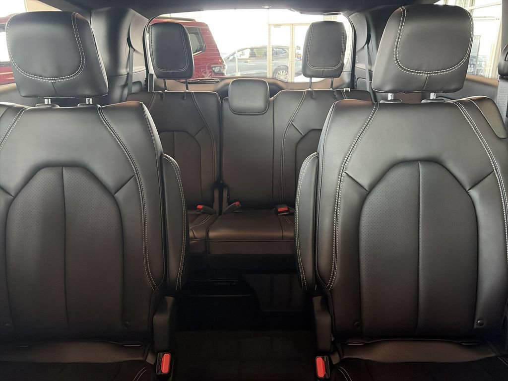 New 2026 Chrysler Pacifica Select FWD image 19