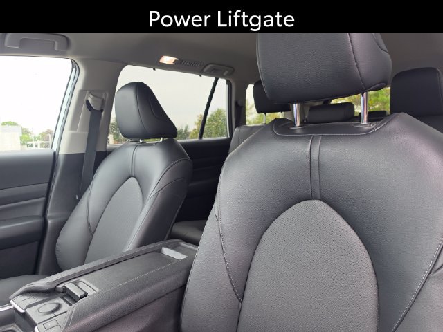 Used 2024 Toyota Grand Highlander AWD image 12