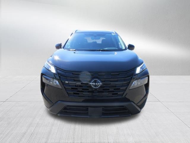 New 2026 Nissan Rogue Dark Armor FWD image 8