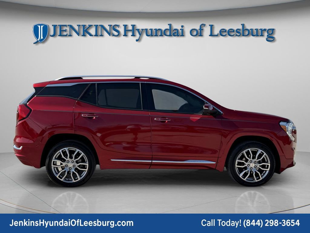 Used 2022 GMC Terrain Denali w/ Denali Premium Package image 2