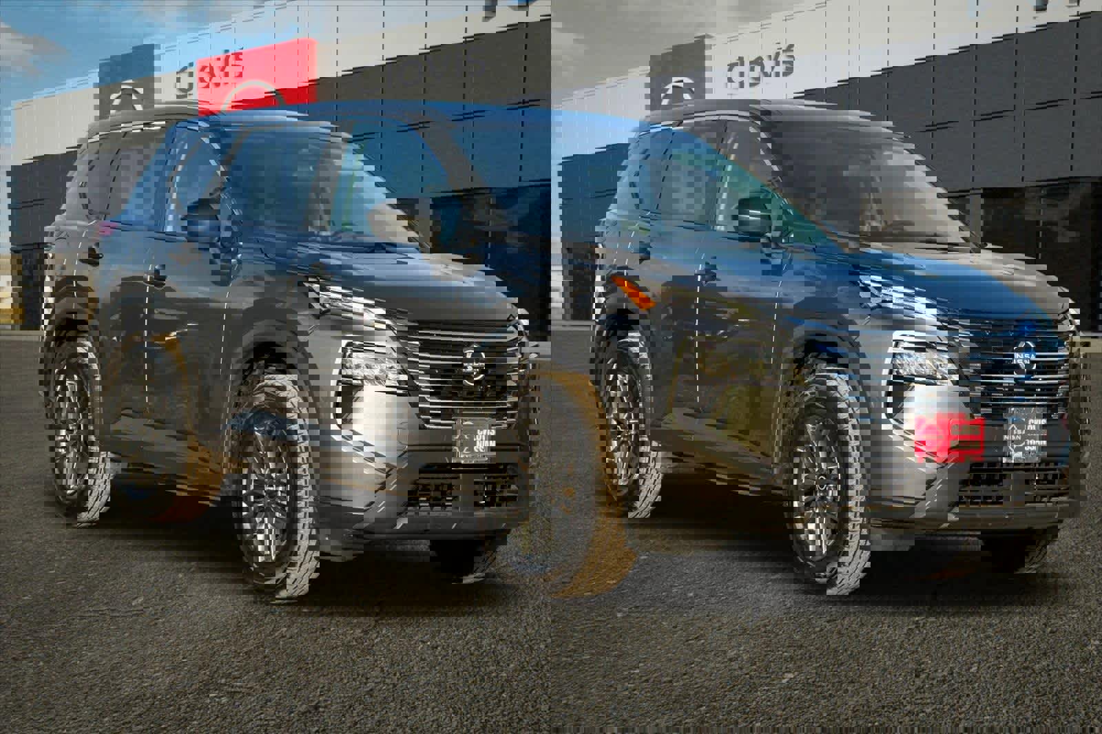 Used 2024 Nissan Rogue S image 10