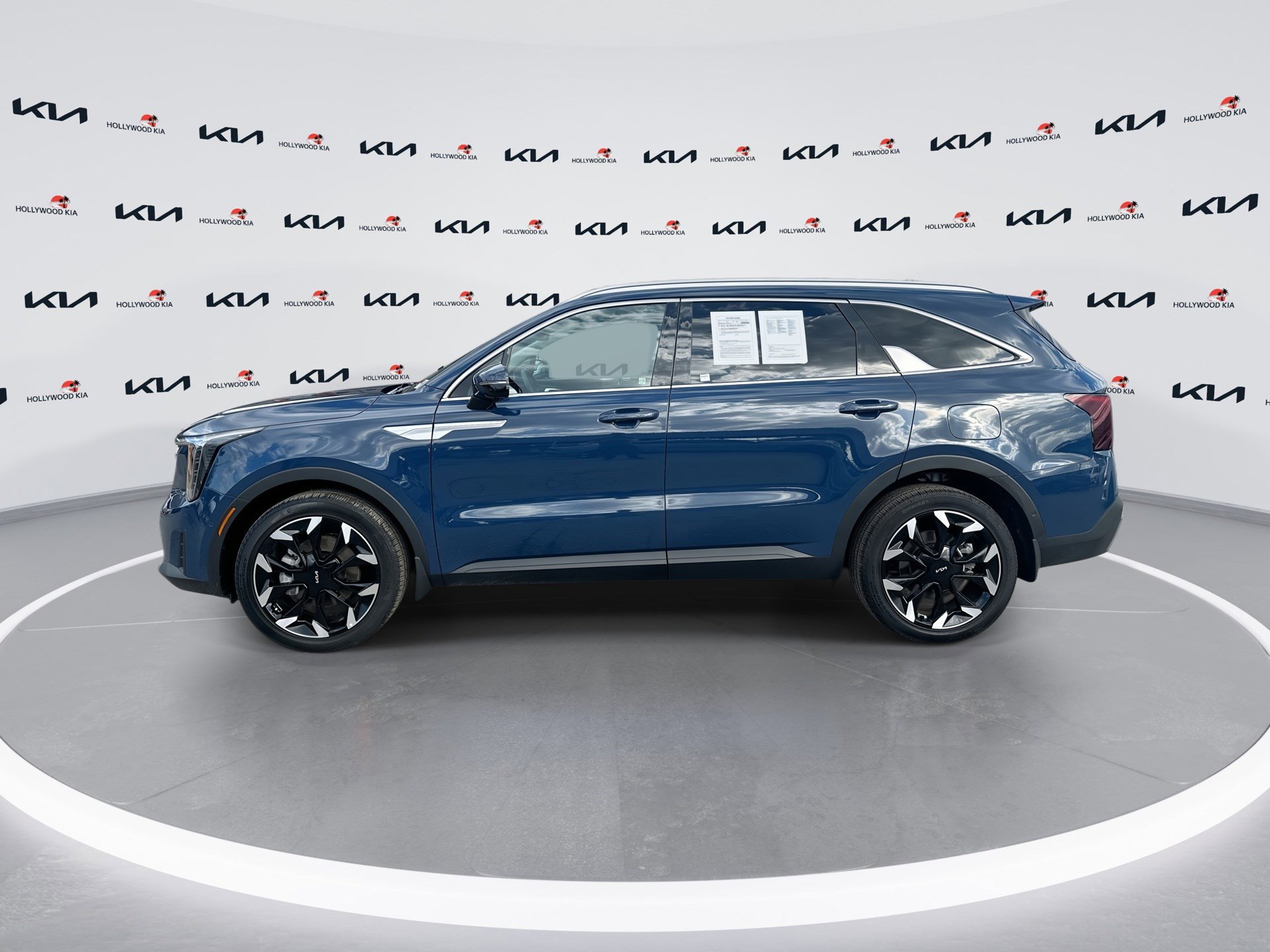 Used 2025 Kia Sorento SX image 5