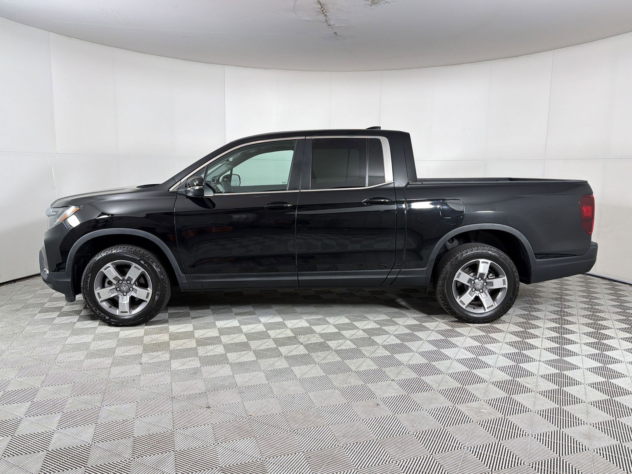 Certified 2024 Honda Ridgeline RTL image 2