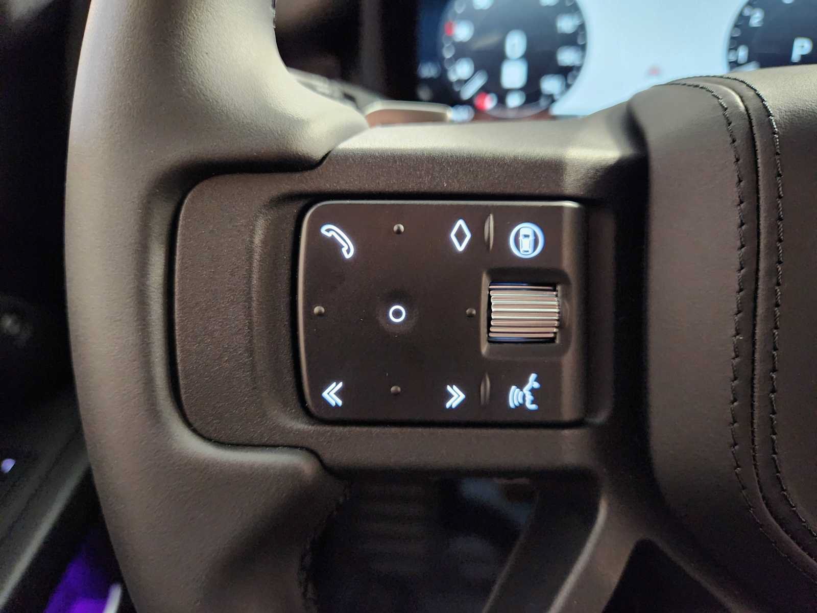 New 2026 Land Rover Defender 90 V8 AWD/4WD image 27