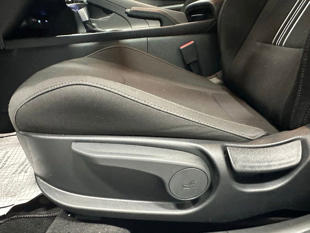 Used 2025 Hyundai Elantra Sport image 12