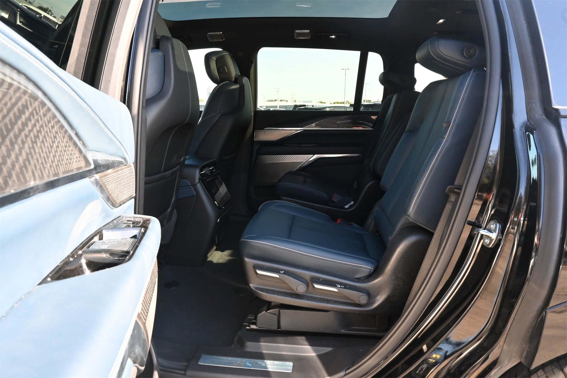 New 2025 Cadillac Escalade IQ Luxury 2 image 20