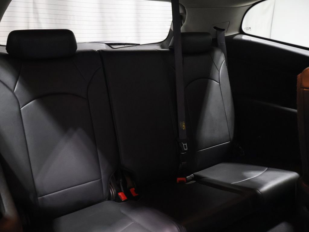 Used 2012 Chevrolet Traverse LT image 22