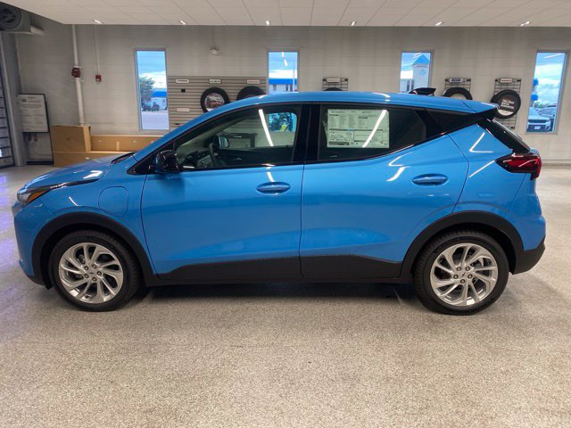 New 2027 Chevrolet Bolt LT w/ Comfort Package FWD image 9