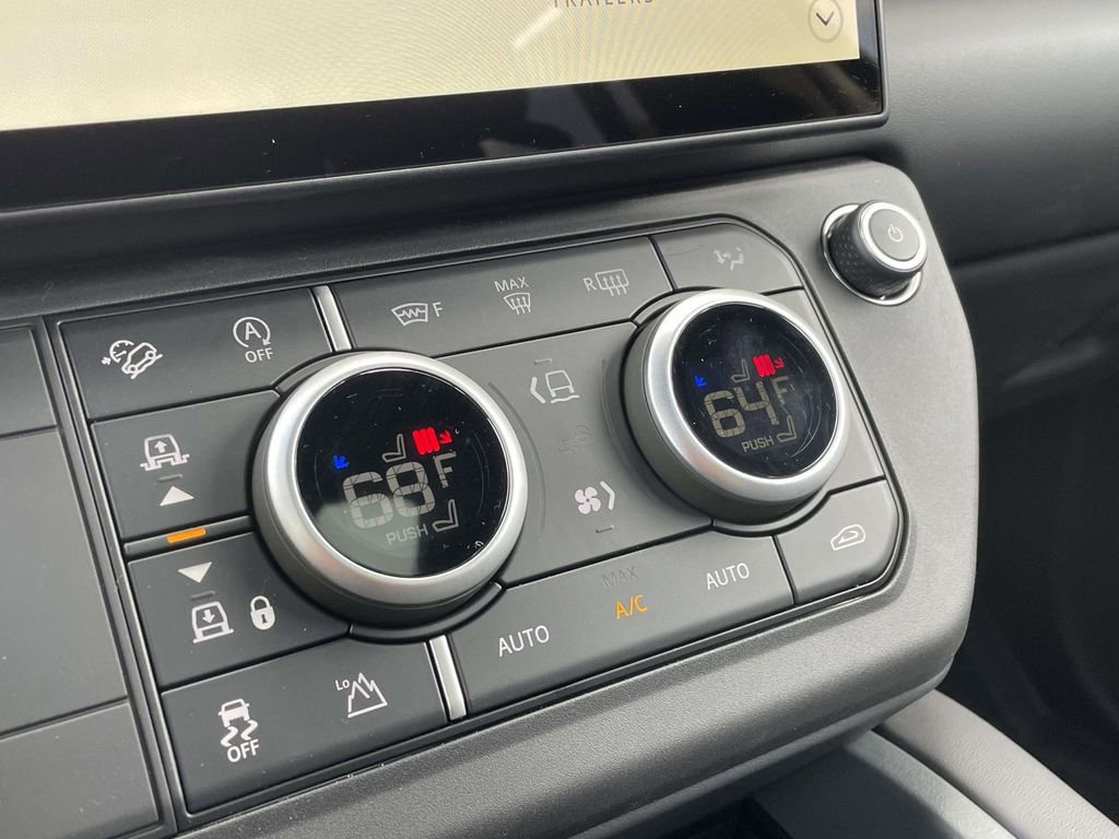 New 2026 Land Rover Defender 130 X-Dynamic SE AWD/4WD image 30