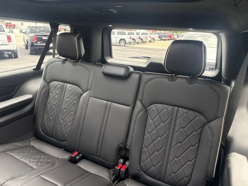 New 2026 Jeep Grand Wagoneer L Summit AWD/4WD image 18